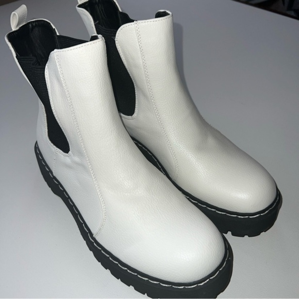 Sincerely Jules Women's Hippie Leather White Black Combat Boots Size 8.5🔥